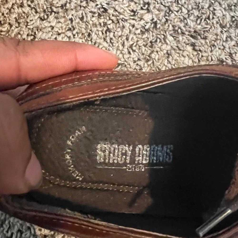 Stacy Adams Dickinson Mens 9.5M Cognac Leather Cap Toe Brogue Oxford 25036-221